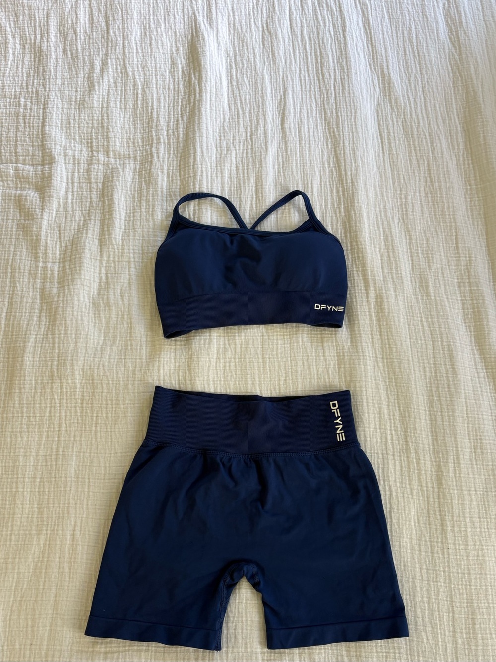 DFYNE Workout Set - Picture 3 of 3